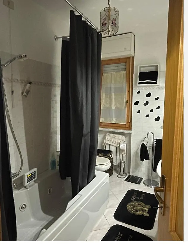 Homestay Bellissima Stanza Con Parcheggio Gratuito Apartment Cinquale