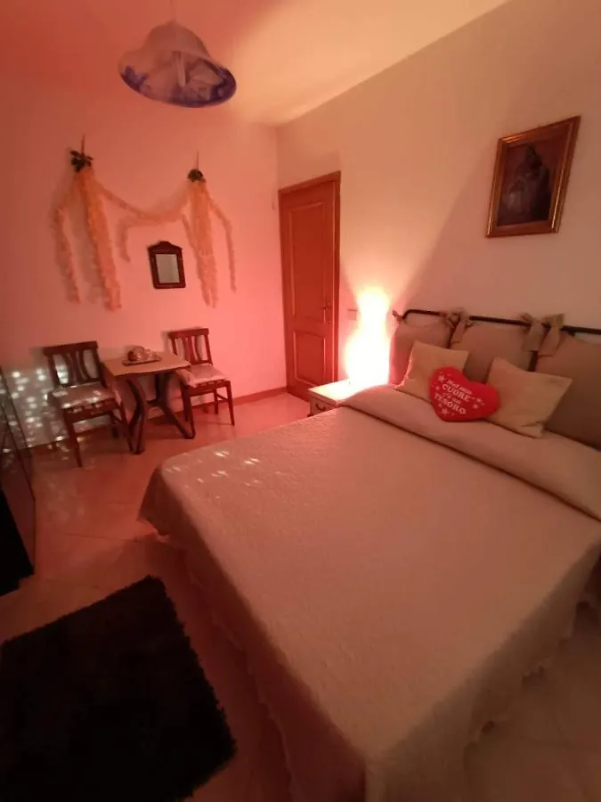 Bellissima Stanza Con Parcheggio Gratuito Apartment Cinquale Homestay