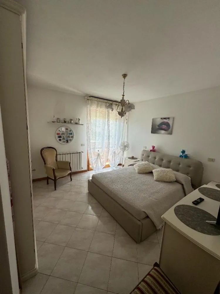 Bellissima Stanza Con Parcheggio Gratuito Apartment Cinquale Italy