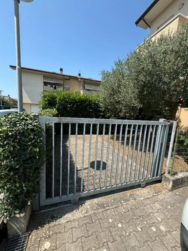 Homestay Bellissima Stanza Con Parcheggio Gratuito Apartment Cinquale Italy