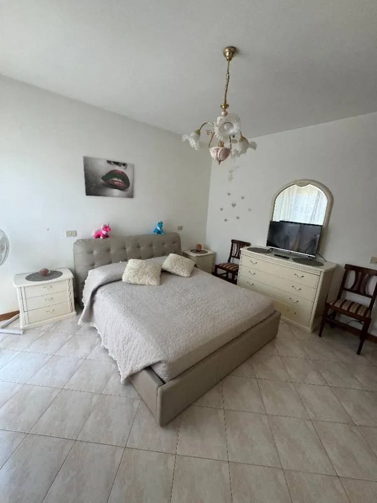 Homestay Bellissima Stanza Con Parcheggio Gratuito Apartment Cinquale